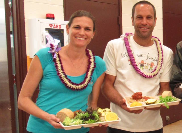 Jack Johnson drops by for school lunch
