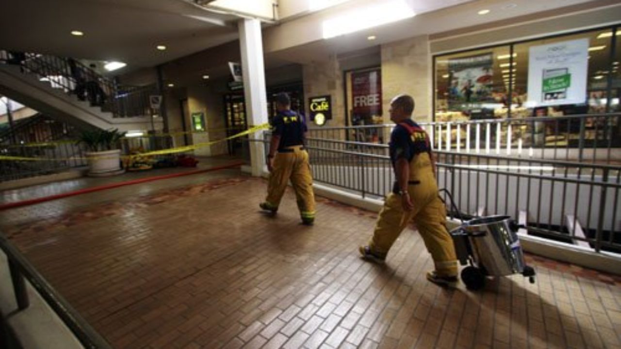 Ala Moana Shopping Center Fire Causes Water Damage At Barnes And Noble Honolulu Star Advertiser