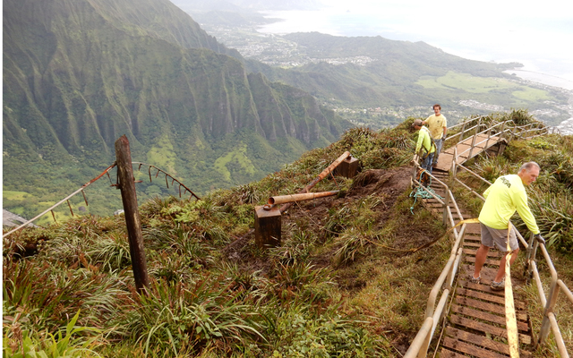 Hawaii Selects Contractor to Remove 'Stairway To Heaven' Hike