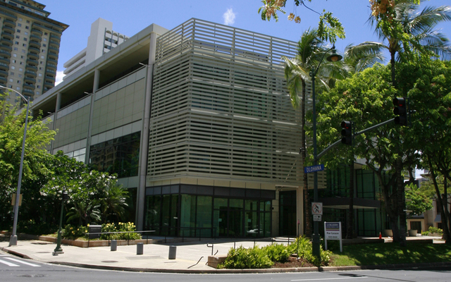 nike outlet in honolulu