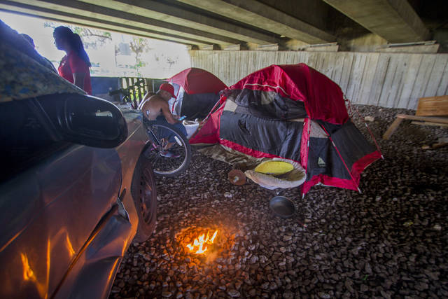 Concern Grows Over Fires At Homeless Camps Under Roads And Bridges Honolulu Star Advertiser