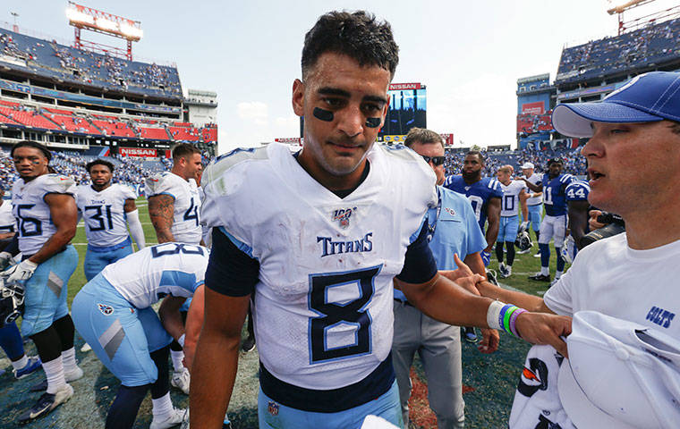 Mariota can't convert on 4th-and-2; Colts beat Titans, 19-17
