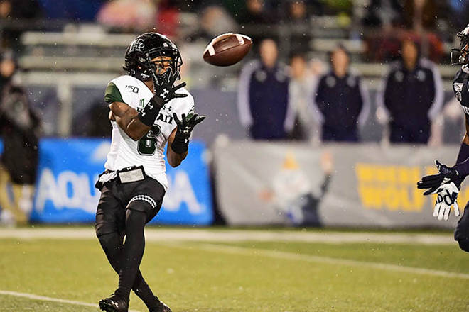 STEVEN ERLER / Special to the Honolulu Star-Advertiser
                                Hawaii Rainbow Warriors wide receiver Cedric Byrd II (6) scored the first touchdown on a catch during the first quarter of a game against the Nevada Wolf Pack played today at Mackay Stadium in Reno.