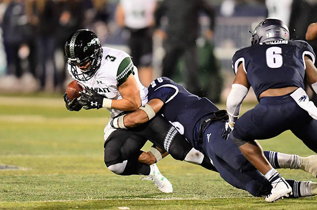 STEVEN ERLER / SPECIAL TO THE STAR-ADVERTISER
                                Hawaii Warriors wide receiver Jason-Matthew Sharsh (3) caught a pass during the second half of a game between the Hawaii Rainbow Warriors and the Nevada Wolf Pack on Saturday in Reno, Nev.