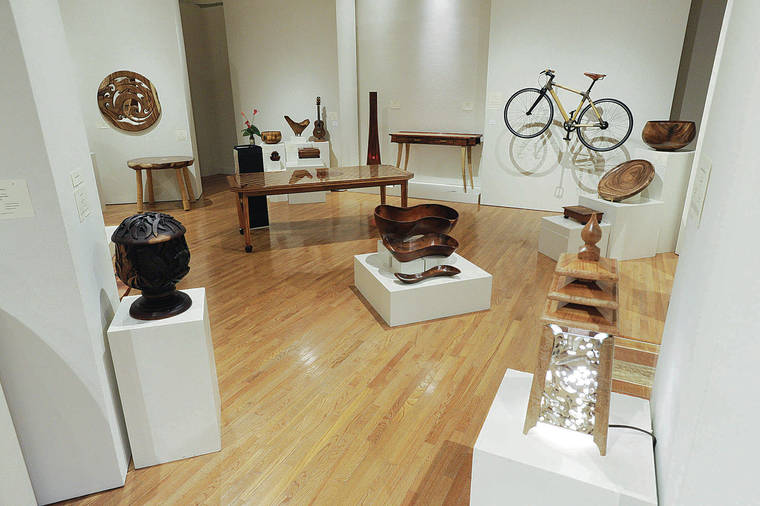 BRUCE ASATO / BASATO@STARADVERTISER.COM
                                View of some of the pieces in the Hawaii Woodshow at the Honolulu Museum of Art School in 2016. This year the show will be held at Moanalua Garden’s elegant Chinese Hall, beginning Saturday.