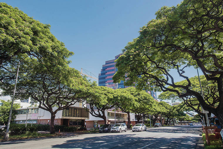 DENNIS ODA / DODA@STARADVERTISER.COM
                                A trio of commercial buildings likely will be demolished later this year on Kapiolani Boulevard to make way for the new Sky Ala Moana tower project.