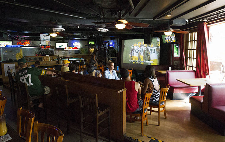 STAR-ADVERTISER / AUGust 2015
                                Snappers Sports Bar and Grill in Waikiki. A lawsuit says an owner, managers and patrons of Snappers Sports Bar and Grill subjected female employees to harassment, including lewd comments about their bodies and inappropriate touching.