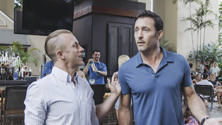 COURTESY CBS
                                McGarrett (Alex O’Loughlin), right, and his partner Danny (Scott Caan), left, are forced to enlist imprisoned hacker Aaron Wright (Joey Lawrence) to help when a young girl is reportedly kidnapped. Upon rescue, they discover the culprits are dead, but the girl is safe and not who she claims to be.