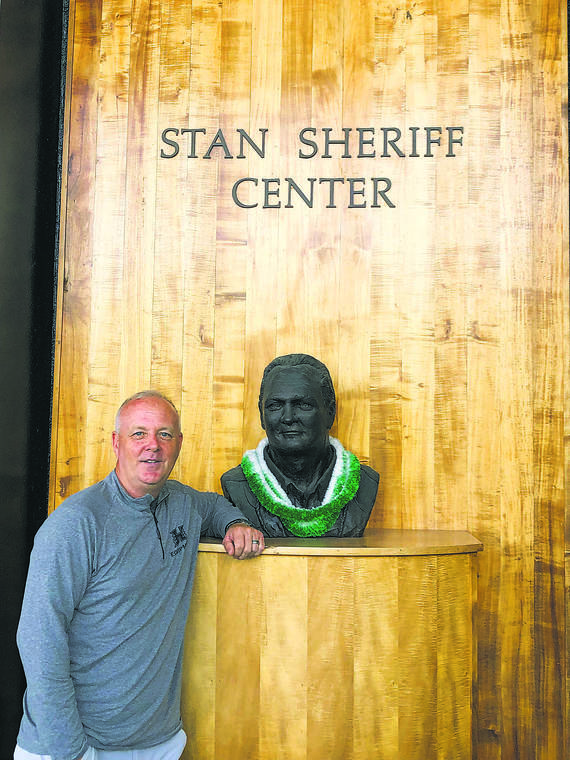 BRIAN MCINNIS / BMCINNIS@STARADVERTISER.COM
                                Rich Sheriff, manager of the Stan Sheriff Center, often visits the bust of his father on the concourse of the 25-year-old arena.