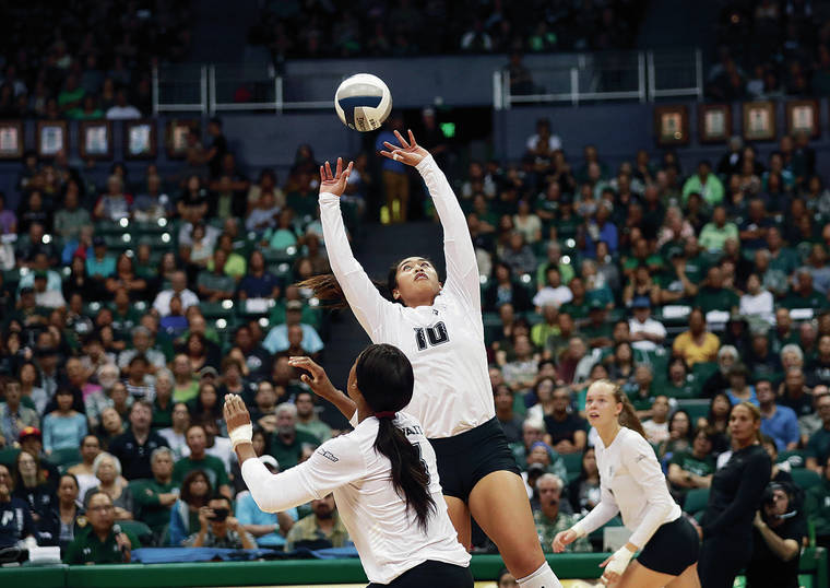 CINDY ELLEN RUSSELL / CRUSSELL@STARADVERTISER.COM 
                                Hawaii’s Norene Iosia put up a set against UC Irvine in a match on Oct. 4.