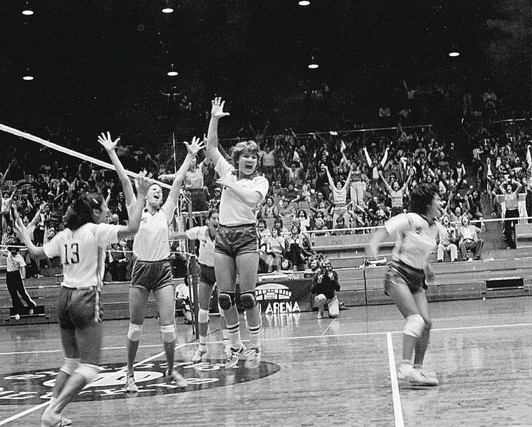 STAR-ADVERTISER FILE
                                The University of Hawaii women’s volleyball team celebrated after finishing off a five-set victory over Utah State to win the 1979 AIAW championship in Carbondale, Ill.