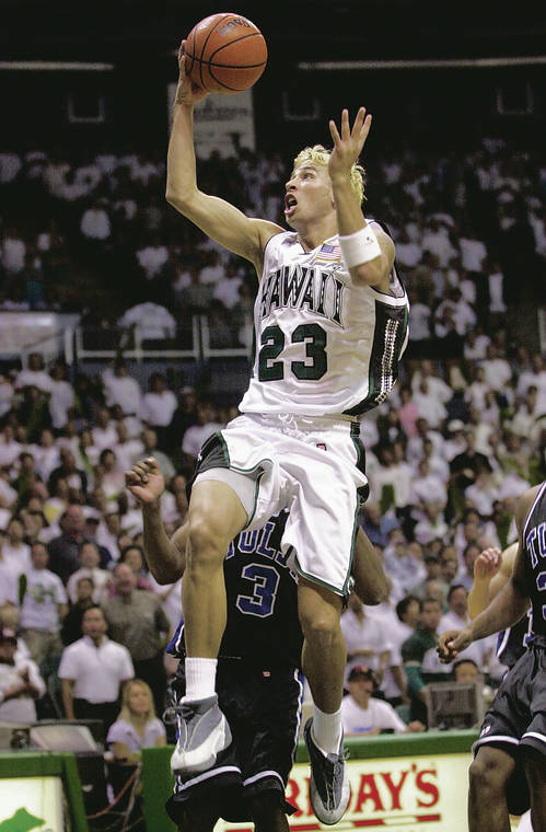 STAR-ADVERTISER FILE
                                Hawaii’s Carl English scored a career-high 28 points in the Rainbow Warriors’ win over Tulsa in 2002 in the first “white out” at the Stan Sheriff Center.