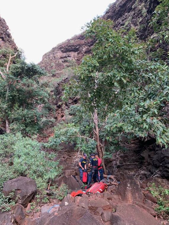 COURTESY KAUAI COUNTY
                                Kauai firefighters rescued an injured hiker Sunday afternoon near Polihale State Park.