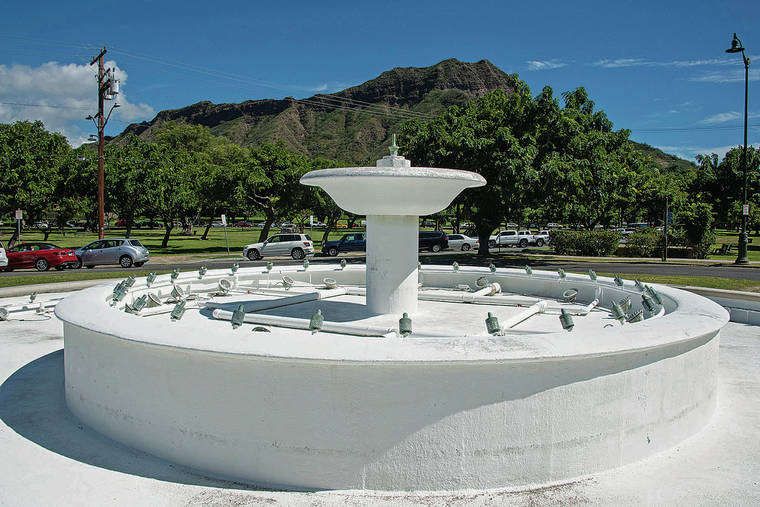 CRAIG T. KOJIMA /CKOJIMA@STARADVERTISER.COM
                                The Dillingham Fountain in Kapiolani Park is currently inoperable, and has been shut down for repairs periodically over the years.