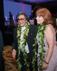 CRAIG T. KOJIMA / 2015
                                Jimmy Borges, pictured with his wife, Vicki, made his last concert appearance at the Hilton Hawaiian Village in 2015.