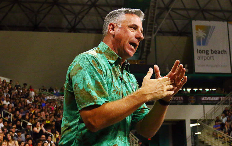 DARRELL MIHO / SPECIAL TO THE STAR-ADVERTISER / April 13
                                University of Hawaii Rainbow Warriors men’s volleyball coach Charile Wade has been cleared of misconduct allegations leveled against him in 2018. Wade is shown here calling timeout during a match against the Long Beach State 49ers in April at the Walter Pyramid in Long Beach, Calif.