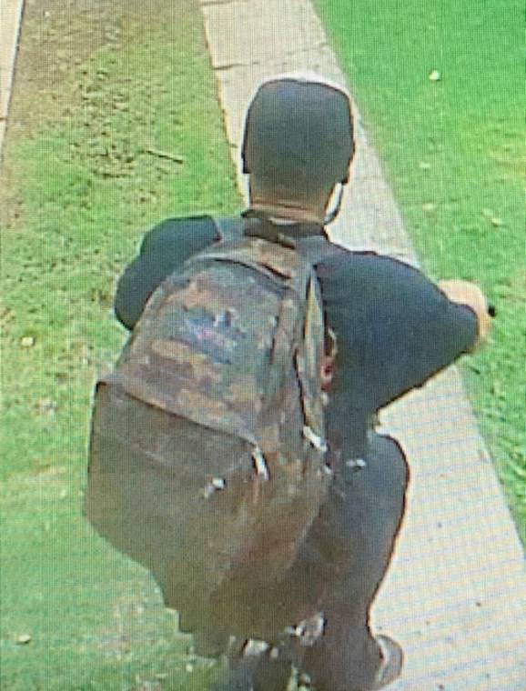 COURTESY KAUAI POLICE DEPARTMENT
                                A screenshot from surveillance video shows a suspect in a mountain bike theft at a Kapaa home.