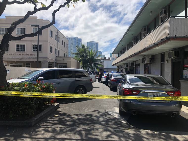 CINDY ELLEN RUSSELL / CRUSSELL@STARADVERTISER.COM
                                Honolulu police responded to reports of shots fired in Makiki this morning.