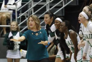 CINDY ELLEN RUSSELL / CRUSSELL@STARADVERTISER.COM
                                Hawaii head coach Laura Beeman reacts to a play on Jan. 30. League leader UC Davis turned back challenger Hawaii with a fourth-quarter wallop and emerged with a 65-48 road win Saturday night at the Stan Sheriff Center.