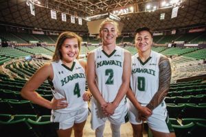 Dennis oda / doda@staradvertiser.com
                                Wahine seniors Savannah Reier, Courtney Middap and Julissa Tago will play the final game at the Stan Sheriff Center tonight. They will try to help UH stop a four-game slide.
