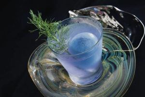 CRAIG T. KOJIMA /CKOJIMA@STARADVERTISER.COM
                                A cocktail inspired by water, created by Chandra Lucariello.