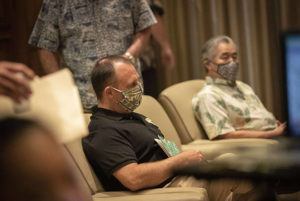 CINDY ELLEN RUSSELL / CRUSSELL@STARADVERTISER.COM
                                Lt. Gov. Josh Green, left, and Gov. David Ige wore masks prior to a press conference about COVID-19 at the state Capitol on April 14.