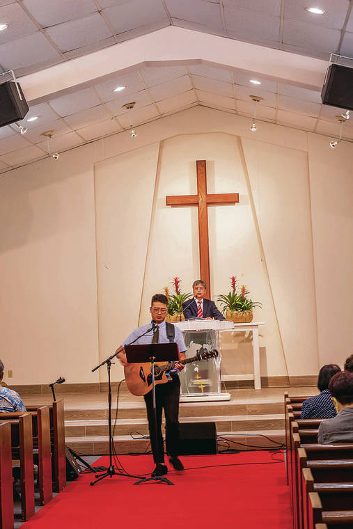 https://www.staradvertiser.com/wp-content/uploads/2020/05/web1_20200524-8930-CTY-CHURCH-REOPENING.jpg