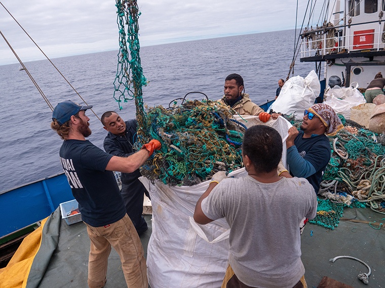 Ocean Voyages Institute returns to Honolulu after Pacific Ocean clean up.