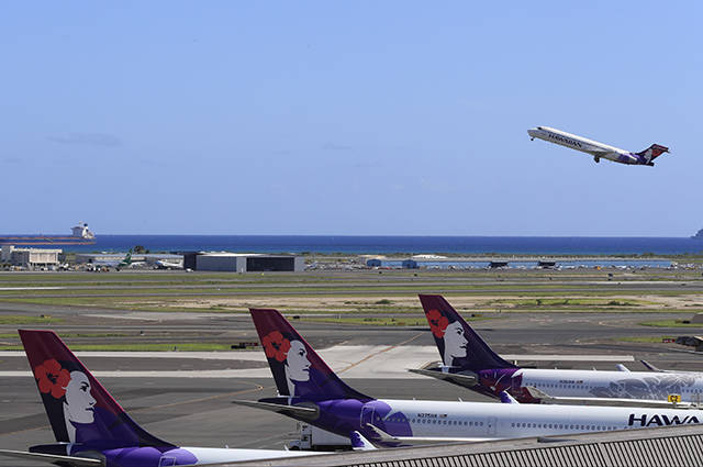 JAMM AQUINO / 2018
                                A Hawaiian Airlines B-717 takes off at the Daniel K. Inouye International Airport. Hawaiian Airlines is canceling all neighbor island and mainland flights to and from Hawaii on Sunday.