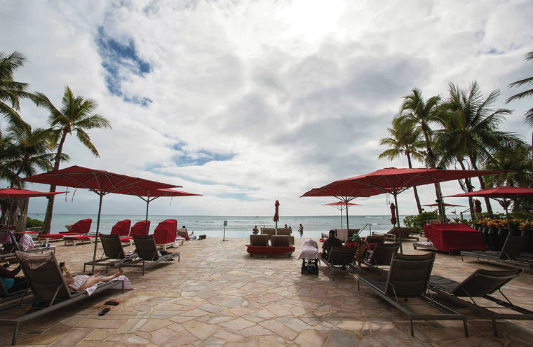 CINDY ELLEN RUSSELL / CRUSSELL@STARADVERTISER.COM
                                The infinity pool is open to Sheraton guests with reservations.
