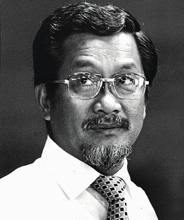 STAR-ADVERTISER / 1978
                                Alfred Laureta celebrated many firsts in his career, including being the first person of Filipino descent to be appointed a state court judge