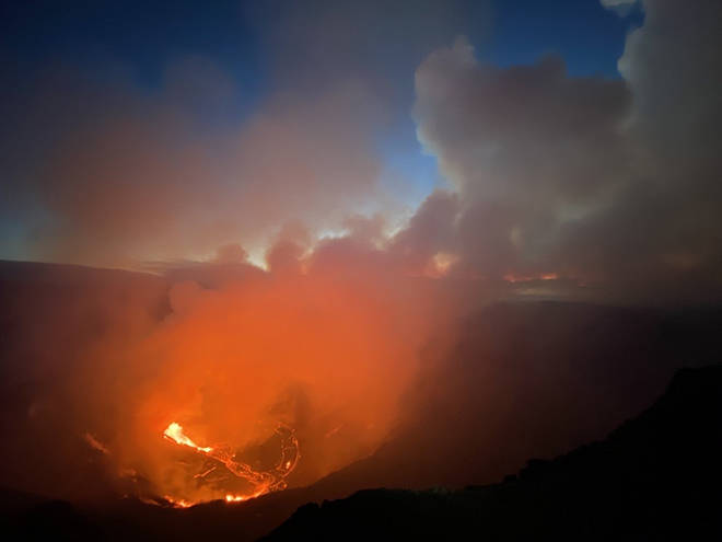 COURTESY U.S. GEOLOGICAL SURVEY
                                The sun rises today over Kilauea’s Halemaumau Crater to give scientists a clear view of Sunday night’s eruption.
