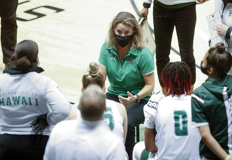 CINDY ELLEN RUSSELL / CRUSSELL@STARADVERTISER.COM 
                                Hawaii women’s basketball coach Laura Beeman spoke to her players during a timeout against Hawaii Pacific on Dec. 13 at SimpliFi Arena.