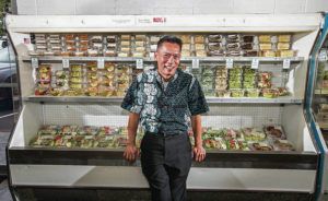 CINDY ELLEN RUSSELL / 2018
                                Kelvin Ro, owner of Diamond Head Market & Grill, plans to raise money for equipment to outfit his alma mater’s new culinary facility.