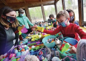 BRATTLEBORO (VT.) REFORMER / ASSOCIATED PRESS
                                Volunteers on Wednesday assembled Easter baskets to distribute to families in Guilford, Vt.
