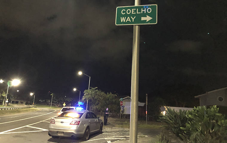LEILA FUJIMORI / LFUJIMORI@STARADVERTISER.COM
                                A fatal shooting by a police officer occurred Wednesday night at a home on Coelho Lane.