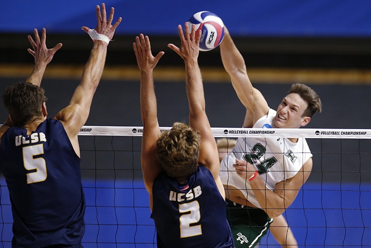 University of Hawaii men's volleyball team sweeps UC Santa Barbara to
