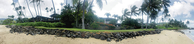 CRAIG T. KOJIMA / CKOJIMA@STARADVERTISER.COM
                                The Board of Land and Natural Resources on Friday ordered two homeowners to remove the illegal seawalls fronting their homes at 245 and 251 Portlock Road.