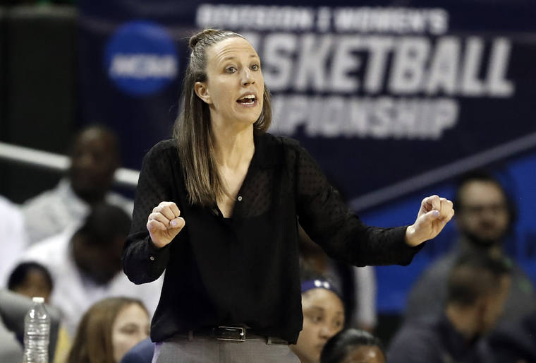 ASSOCIATED PRESS
                                California head coach Lindsay Gottlieb instructs her team during the first round of the NCAA women’s tournament in 2019.