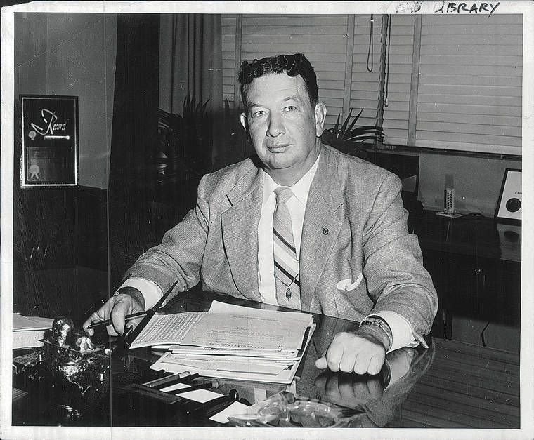 STAR-ADVERTISER 
                                Sears General Manager Morley Theaker.
