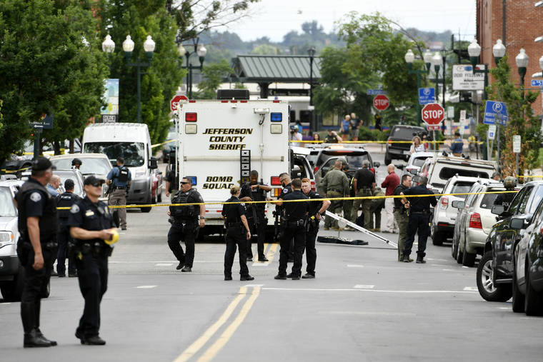 3 Killed In Denver Area Shooting Including Officer Suspect Honolulu 