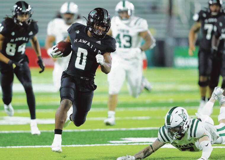 Hawaii football fights through sloppy play to hold off Portland State in Manoa debut