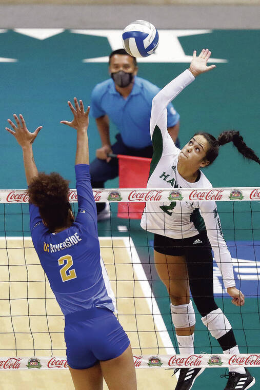COURTESY JAY METZGER / UNIVERSITY OF HAWAII
                                Hawaii’s Brooke Van Sickle hammered a shot against UC Riverside on Saturday at SimpliFi Arena at the Stan Sheriff Center. Van Sickle led UH with 14 kills.