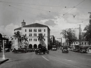 HAWAIIAN ELECTRIC PHOTO
                                In the 1930s Hawaiian Electric’s King Street headquarters wasn’t hemmed in by high-rises, as it largely is today. King Street traffic was two-way back then, and the parking lot that’s now in front of the post office was not there at the time.