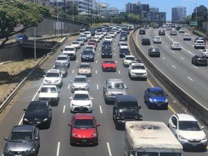 CRAIG T. KOJIMA/CKOJIMA@STARADVERTISER.COM
                                Hawaii traffic jam in the afternoon.
