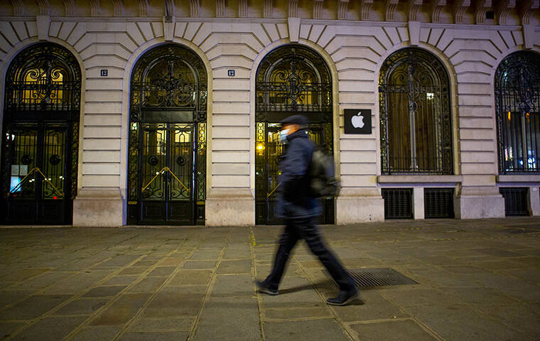 NEW YORK TIMES
                                An Apple store in Paris on Saturday. The furor provoked by a prominent French dictionary’s inclusion of the pronoun “iel” has been remarkably virulent across the country.