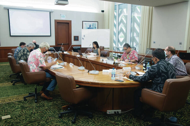 CRAIG T. KOJIMA / CKOJIMA@STARADVERTISER.COM
                                HTA held a meeting Thursday to consider a new code of conduct which will go before the entire board for a vote.
