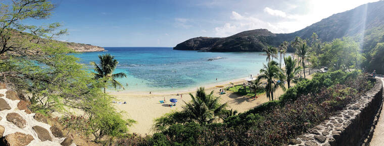 CRAIG T. KOJIMA / NOV. 12
                                Hanauma Bay Nature Preserve starting Wednesday will require online reservations for nonresidents, including online payment of $25 per person, plus a 2.35% service fee for paying online.