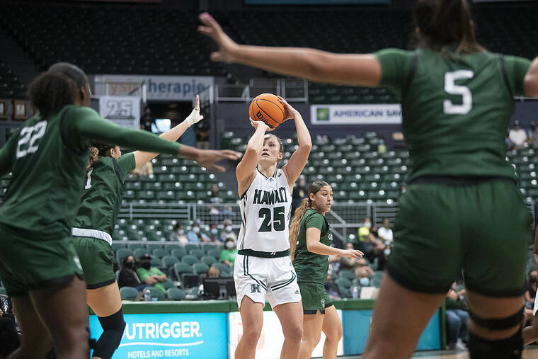 CINDY ELLEN RUSSELL / CRUSSELL@STARADVERTISER.COM
                                Hawaii forward Amy Atwell took aim at the basket against Portland State on Sunday.