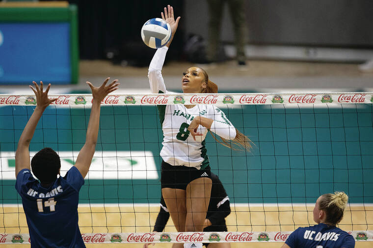 GEORGE F. LEE / GLEE@STARADVERTISER.COM
                                University of Hawaii Rainbow Wahine Skyler Williams at the net against UC Davis Aggies Shkhinah Tindsley in a volleyball game Friday, Oct. 29, at the SimpliFi Arena, Stan Sheriff Center.